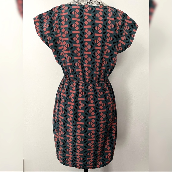 Soprano Retro-Style Geometric Dress - Picture 5 of 5